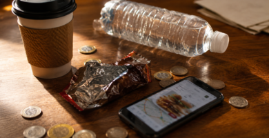 gastos hormiga café bar snack delivery dinero invisible cuenta