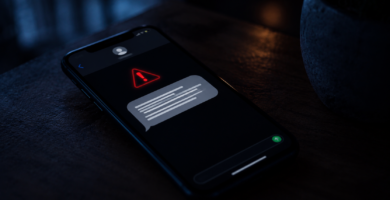estafas digitales SMS falso banco Correos DGT enlace fraudulento evitar