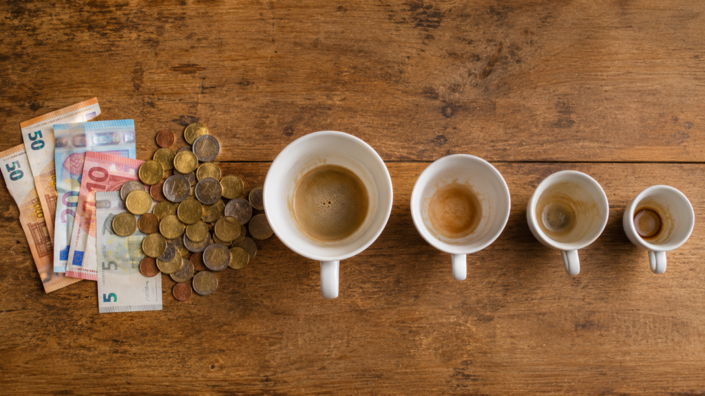 cuánto gasto en café al año plan ahorro semana cafetera casa